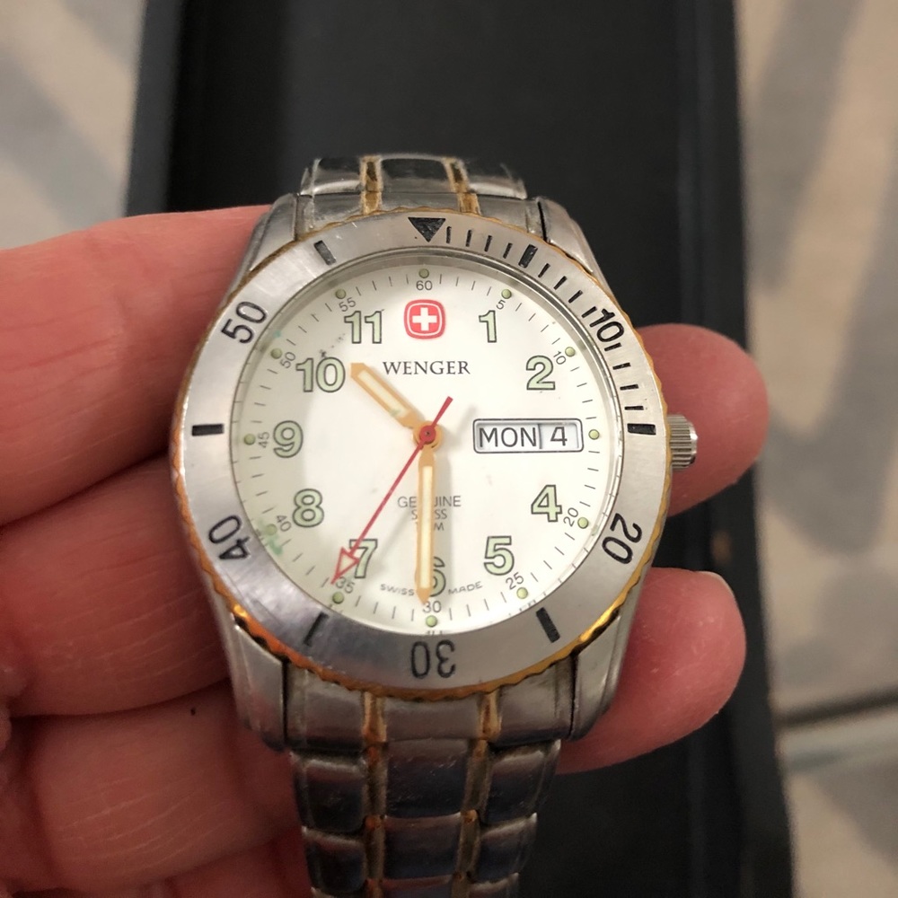Men’s wenger Swiss quartz watch w/dual tone band